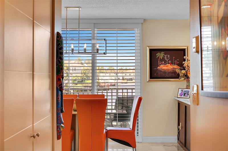 Image 36 of 55 For 1401 Ocean Dr  204