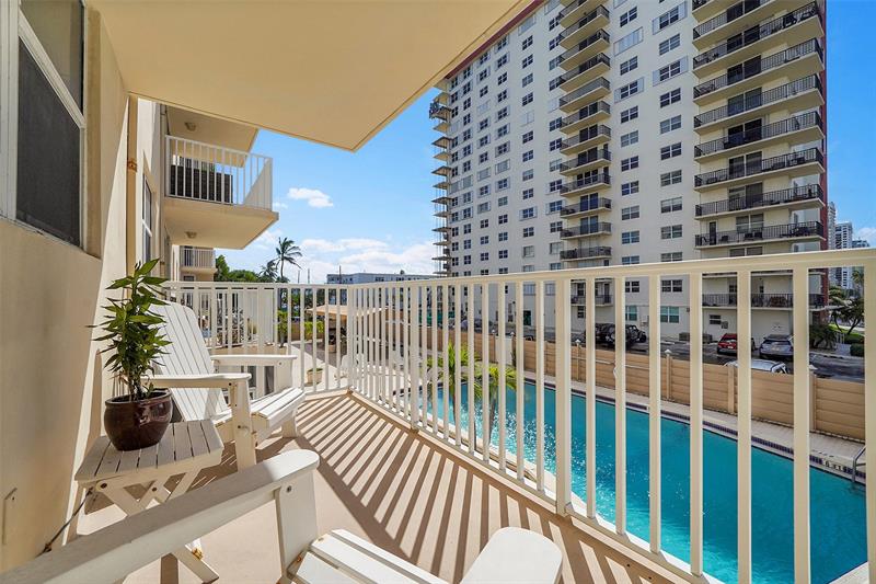 Image 38 of 55 For 1401 Ocean Dr  204