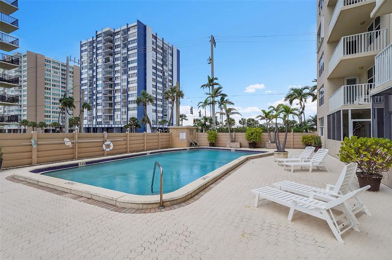 Image 42 of 55 For 1401 Ocean Dr  204