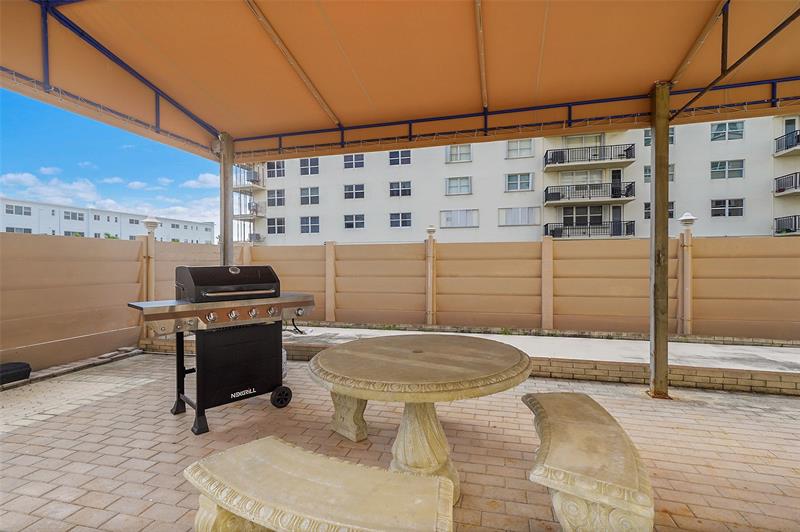 Image 46 of 55 For 1401 Ocean Dr  204