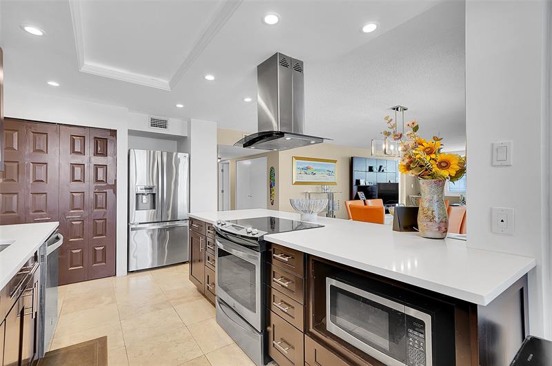 Image 6 of 55 For 1401 Ocean Dr  204