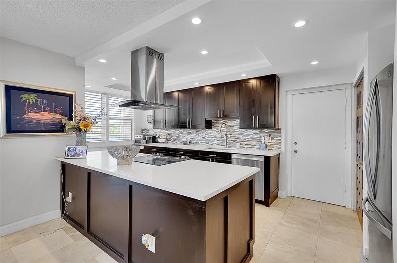 Image 7 of 55 For 1401 Ocean Dr  204