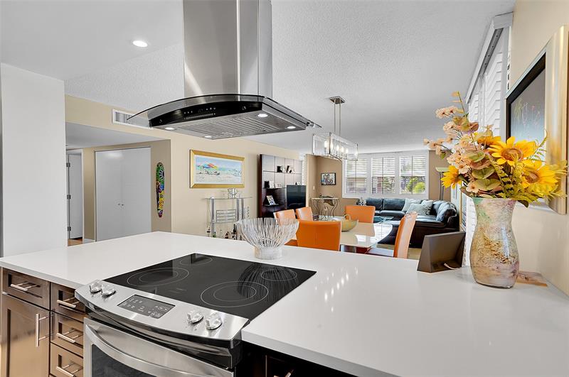Image 9 of 55 For 1401 Ocean Dr  204