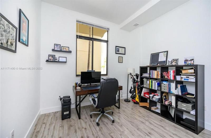 Image 11 of 17 For 1805 Ponce De Leon Blvd  634