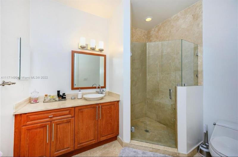 Image 15 of 17 For 1805 Ponce De Leon Blvd  634