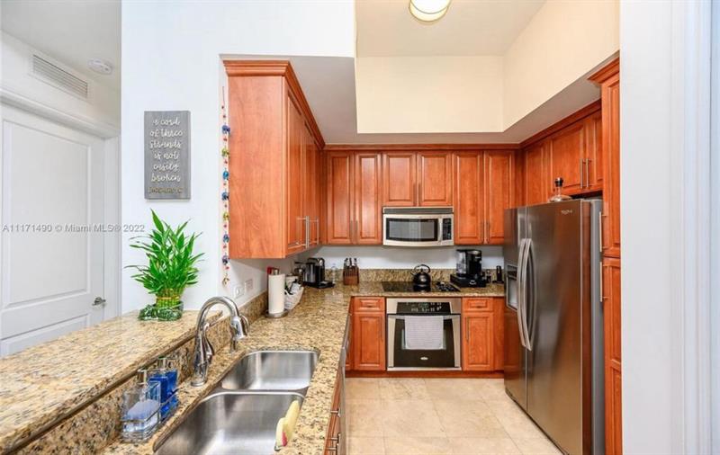 Image 9 of 17 For 1805 Ponce De Leon Blvd  634