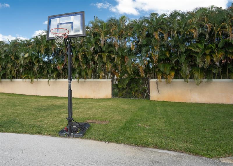 Image 18 of 19 For 2745 Omega Place