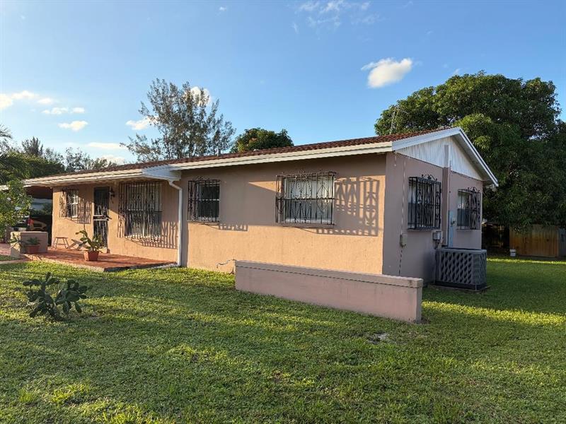 Image 4 of 22 For 3513 181st St