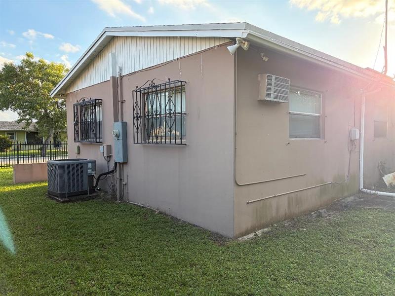 Image 5 of 22 For 3513 181st St