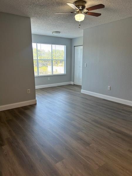 Image 2 of 28 For 1401 Village Blvd  923