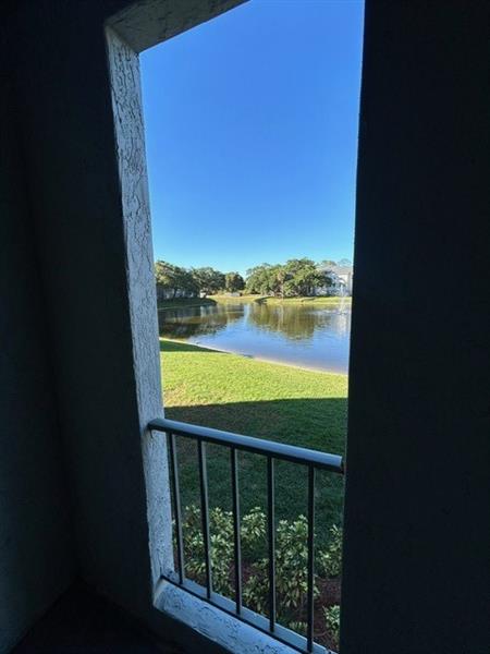 Image 22 of 28 For 1401 Village Blvd  923