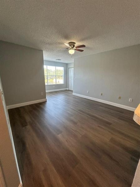 Image 3 of 28 For 1401 Village Blvd  923