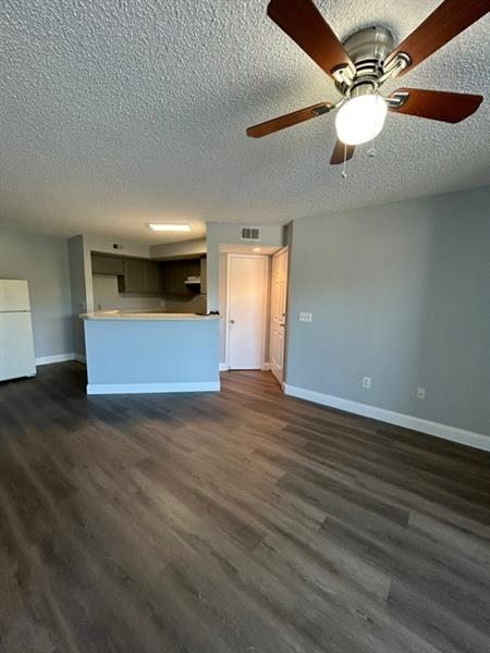 Image 4 of 28 For 1401 Village Blvd  923