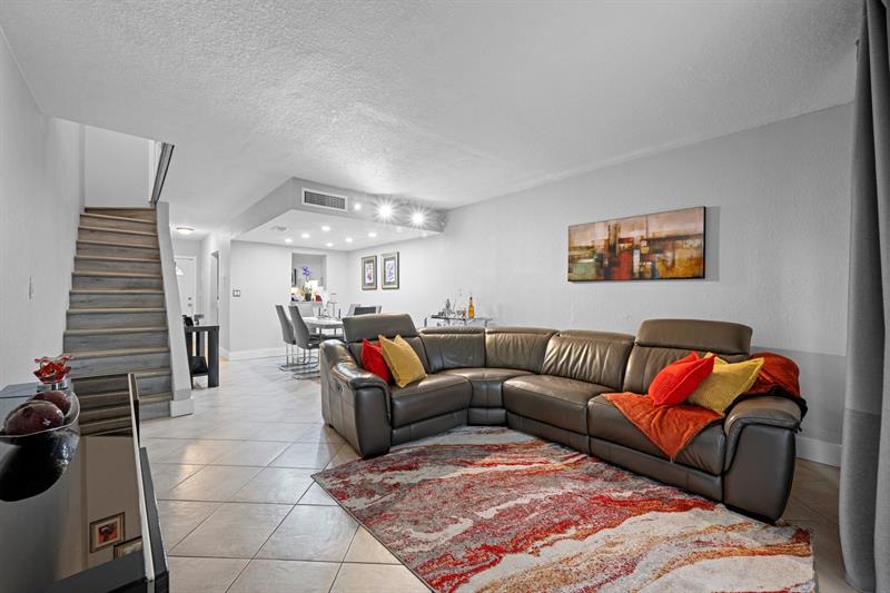 Image 10 of 22 For 8010 152nd Ave  205