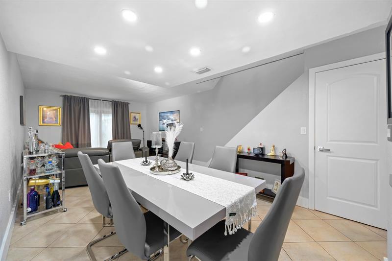 Image 12 of 22 For 8010 152nd Ave  205