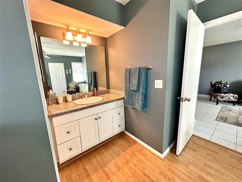Image 27 of 36 For 930 Twin Lakes Dr  8-p