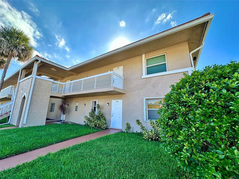 Image 29 of 36 For 930 Twin Lakes Dr  8-p