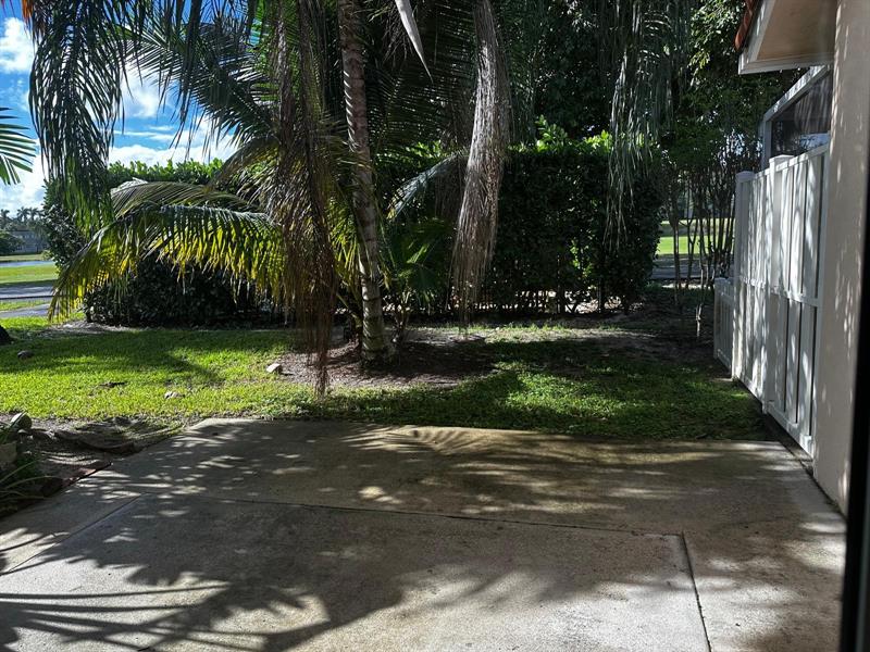 Image 4 of 5 For 8438 40 Court