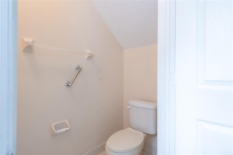 Image 16 of 21 For 14015 Forest Oak Cir  14015