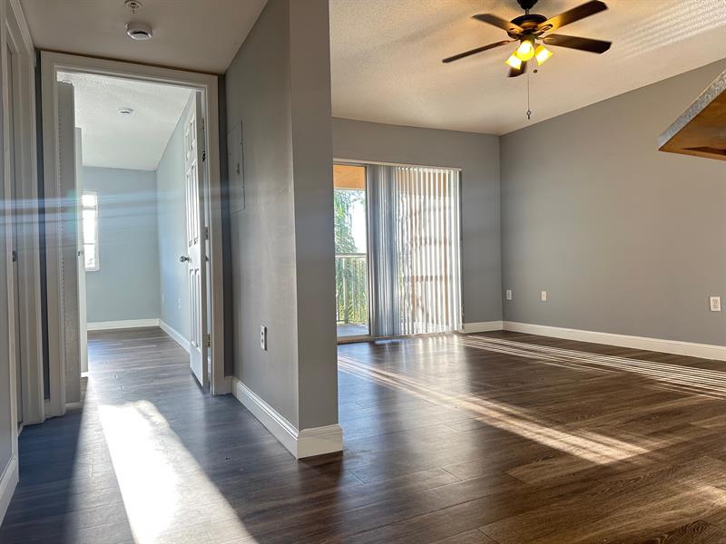 Image 6 of 21 For 3760 Mediterranean Ln  212