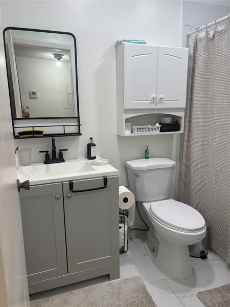 Image 5 of 6 For 10727 Clairmont Circle  211