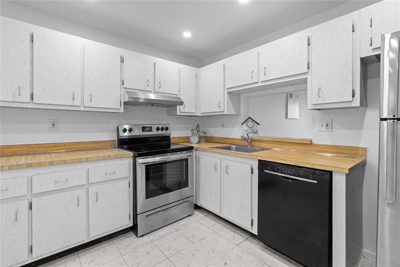 Image 3 of 22 For 1830 81st. Ave  #4317