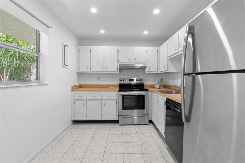 Image 4 of 22 For 1830 81st. Ave  #4317