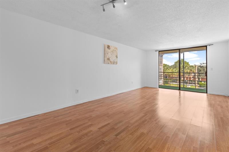 Image 6 of 22 For 1830 81st. Ave  #4317