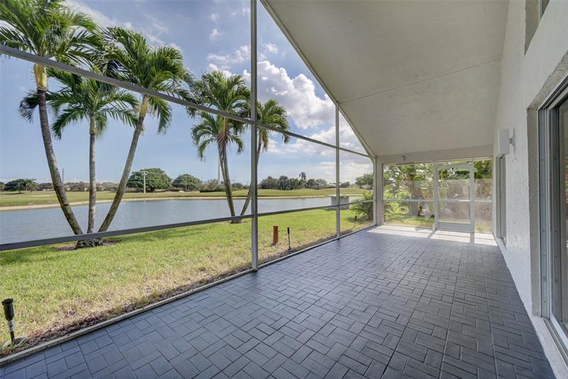 Image 32 of 37 For 6014 Golf Villas Dr