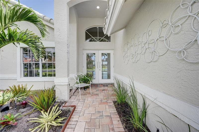 Image 5 of 37 For 6014 Golf Villas Dr