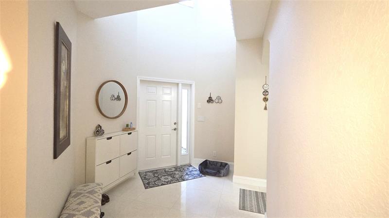 Image 20 of 22 For 504 Palm Aire Dr  504