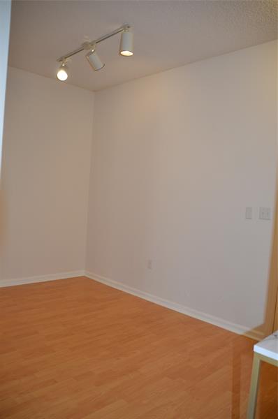 Image 14 of 32 For 533 3rd Ave  141