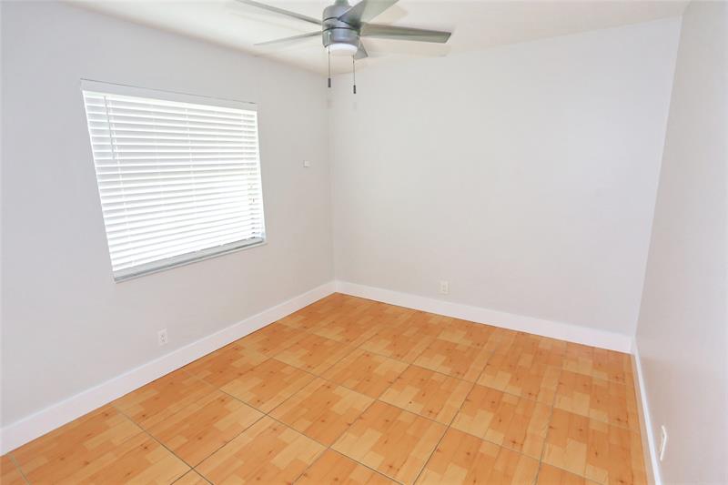 Image 16 of 37 For 6616 Parkway Dr  6616