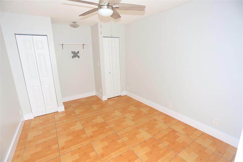 Image 19 of 37 For 6616 Parkway Dr  6616