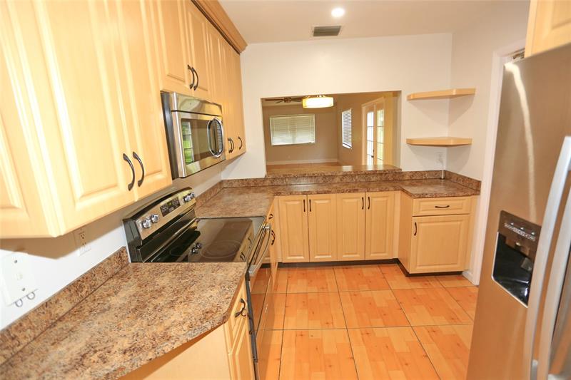 Image 28 of 37 For 6616 Parkway Dr  6616