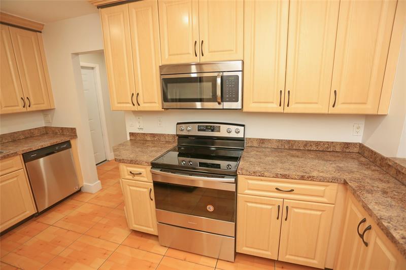 Image 29 of 37 For 6616 Parkway Dr  6616