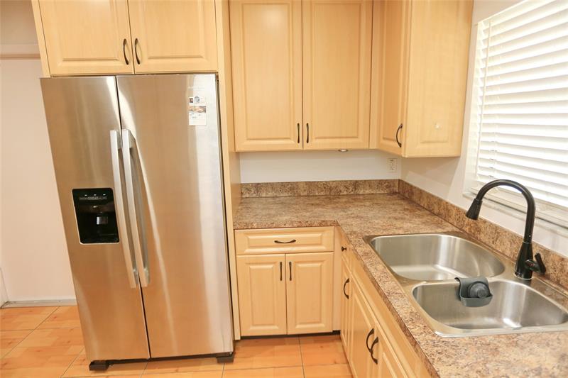 Image 32 of 37 For 6616 Parkway Dr  6616