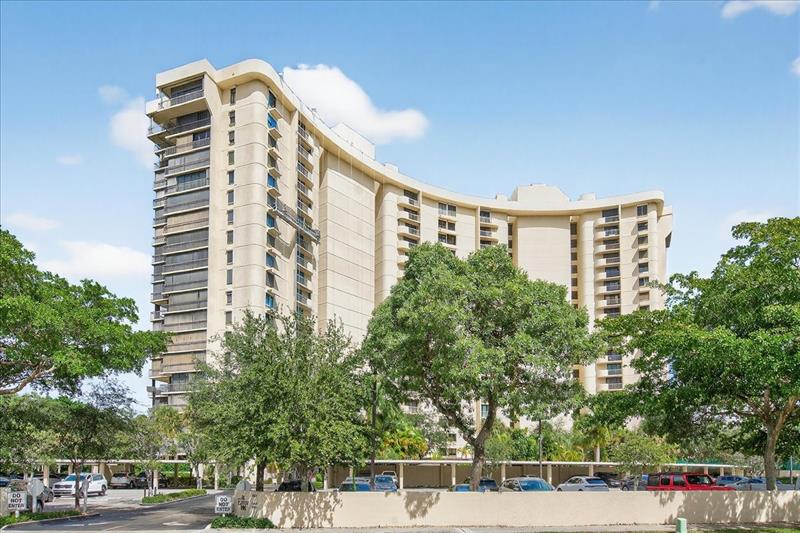 Details for 2480 Presidential Way 902, West Palm Beach, FL 33401