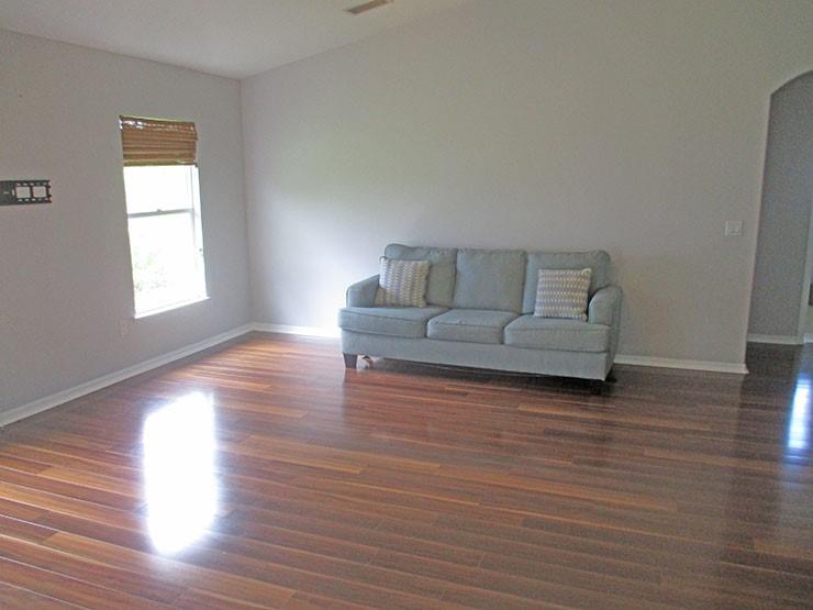 Image 17 of 36 For 935 Southlakes Way