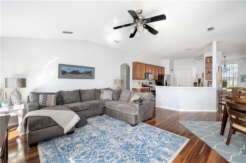 Image 18 of 36 For 935 Southlakes Way