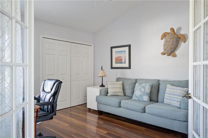 Image 25 of 36 For 935 Southlakes Way