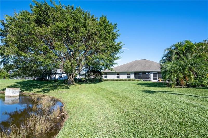 Image 33 of 36 For 935 Southlakes Way