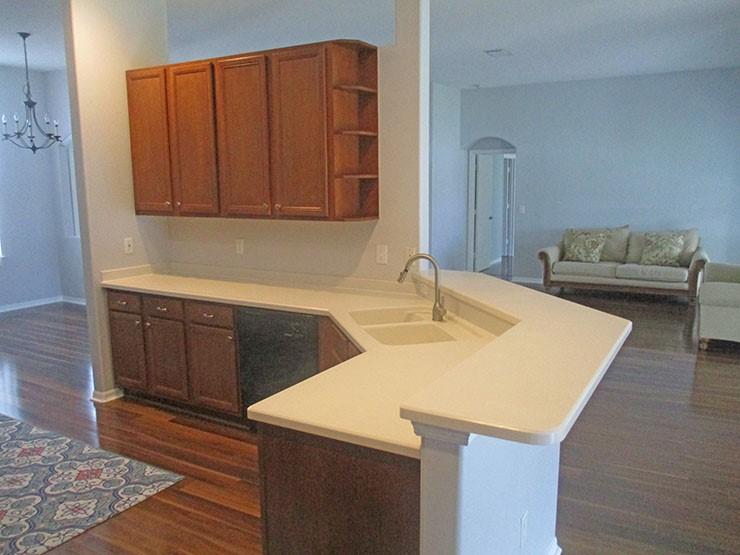 Image 7 of 36 For 935 Southlakes Way