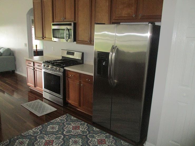 Image 8 of 36 For 935 Southlakes Way