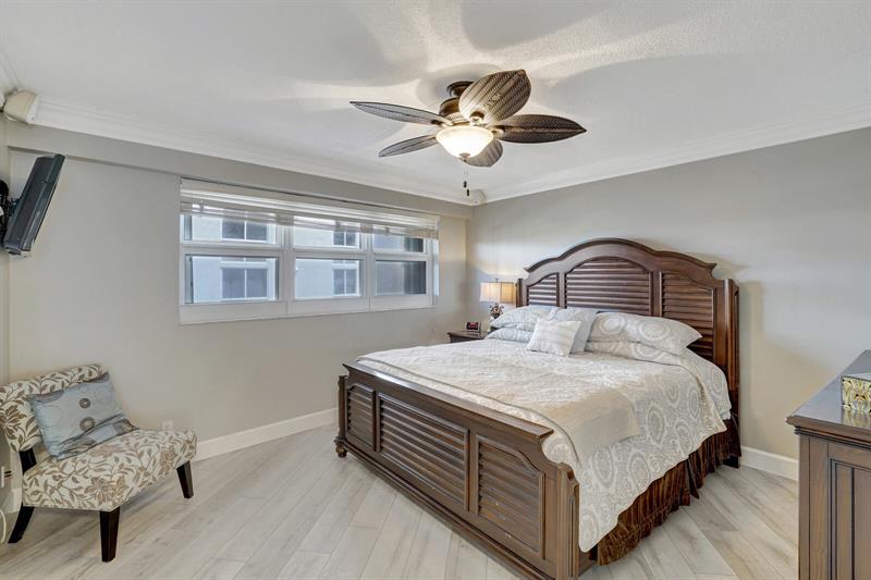 Image 18 of 43 For 4100 Galt Ocean Dr  305