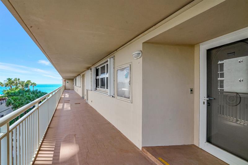Image 21 of 43 For 4100 Galt Ocean Dr  305