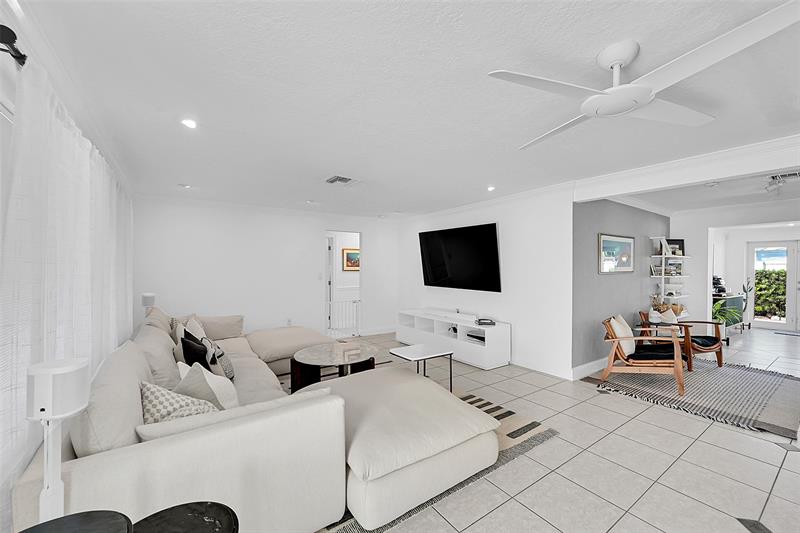 Image 11 of 47 For 281 18th Ct  