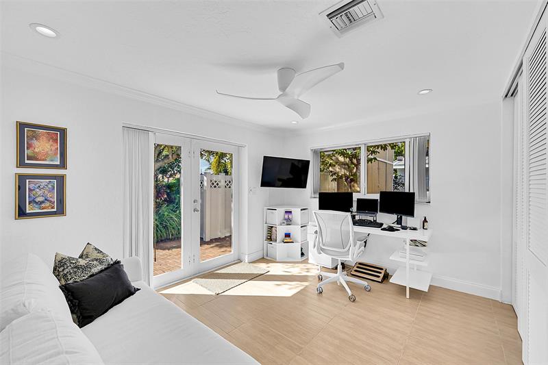 Image 18 of 47 For 281 18th Ct  
