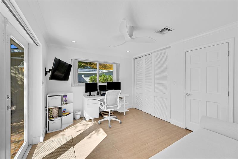 Image 19 of 47 For 281 18th Ct  