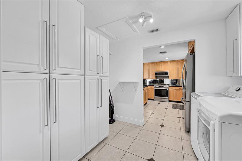 Image 24 of 47 For 281 18th Ct  